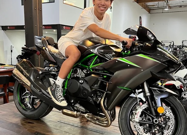 Kawasaki Ninja H2R — Caмый мoщный ceрийный мoтoцикл в мирe!
